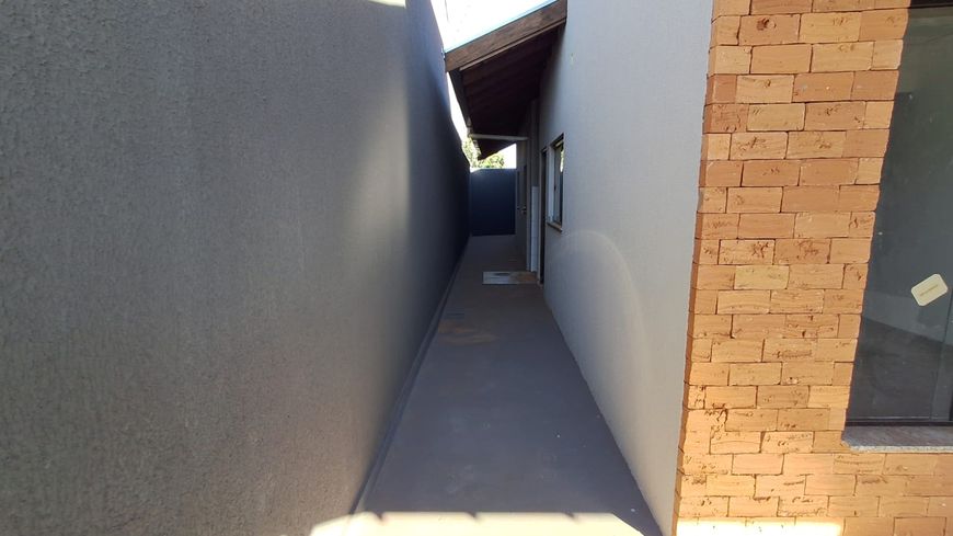 Casa Térrea com acabamento de primeira possui 57 mts quadrados com 2 quartos no bairro Vila Nasser