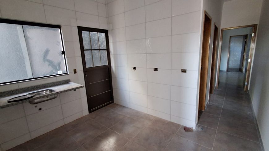 Casa Térrea com acabamento de primeira possui 57 mts quadrados com 2 quartos no bairro Vila Nasser