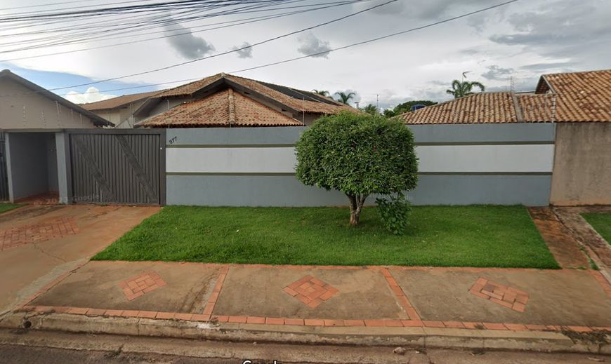 Casa ampla com piscina no Monte Castelo