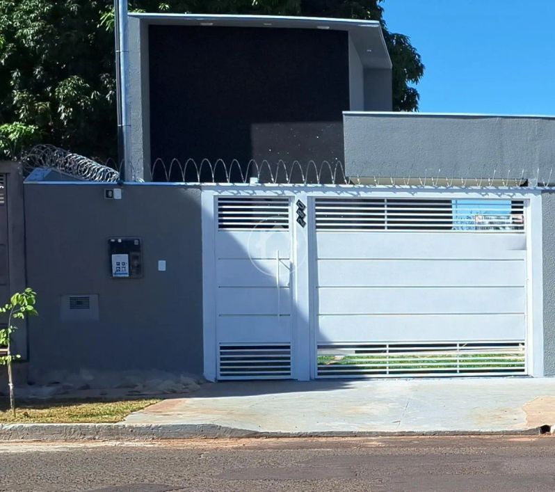 CASA COM 03 QUARTOS E SUÍTE NO JARDIM SAMAMBAIA