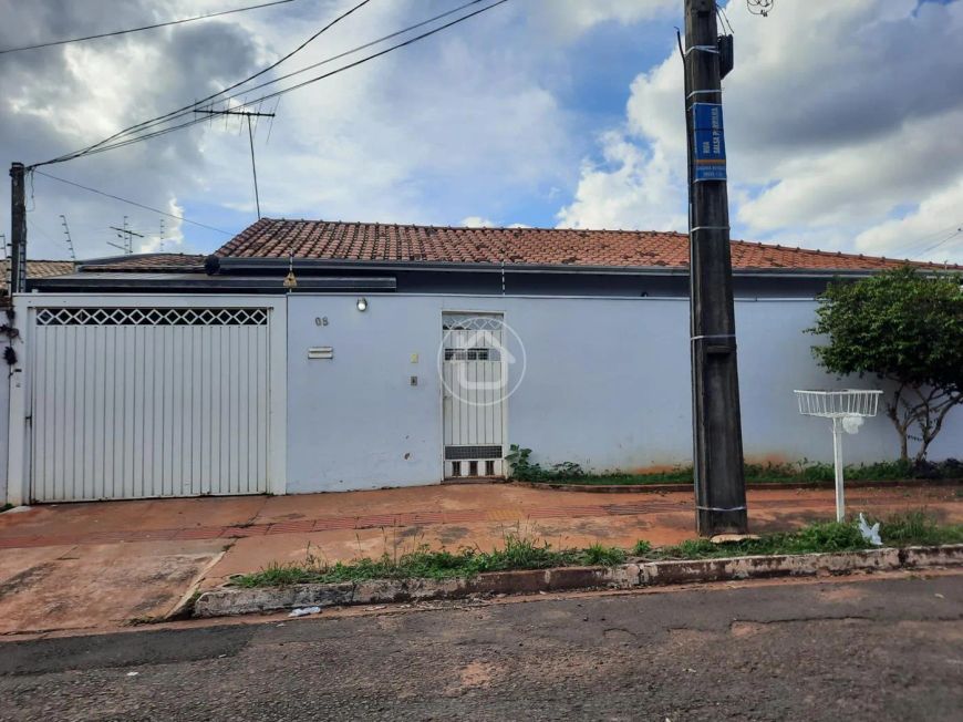 CASA DE ESQUINA NO CARANDÁ BOSQUE