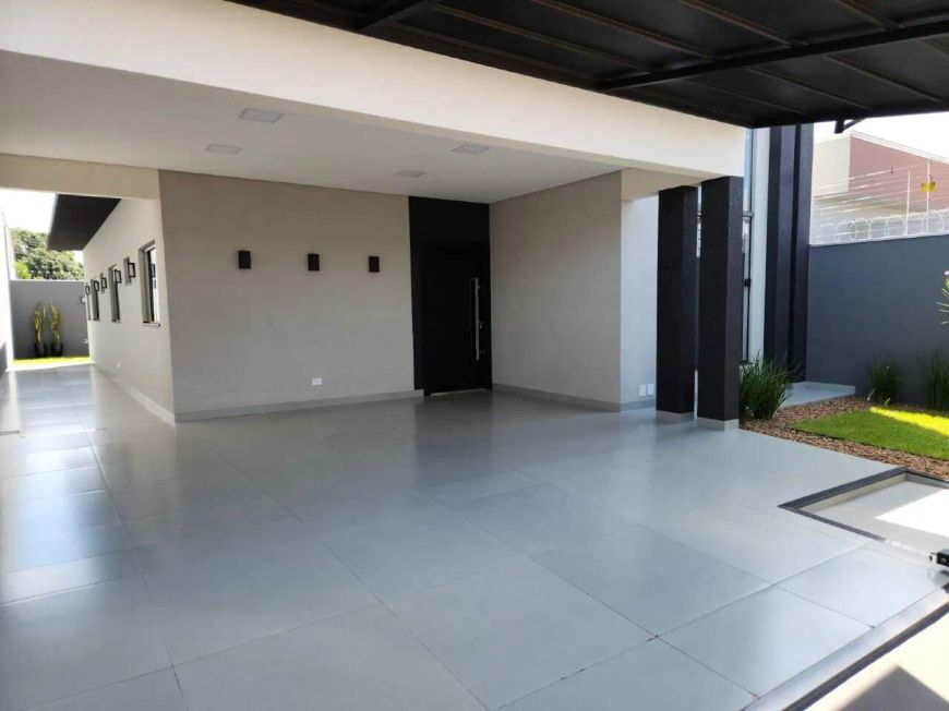 Casa térrea com excelente acabamento e ótima localização!!!