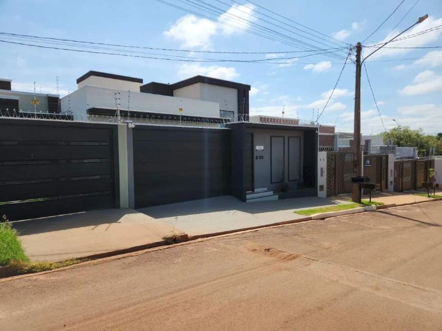 Casa térrea com excelente acabamento e ótima localização!!!