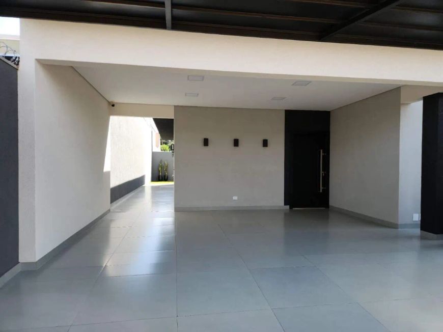Casa térrea com excelente acabamento e ótima localização!!!