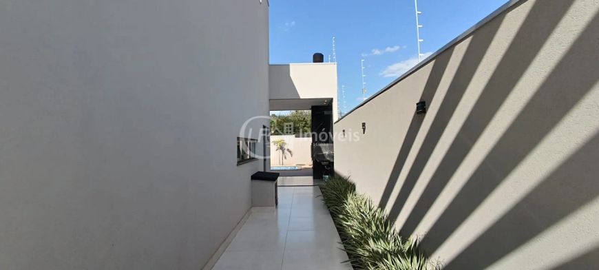Imperdível casa à venda em Campo Grande-MS, Bairro Seminário: 3 quartos, 1 suíte, 2 salas, 3 banheir