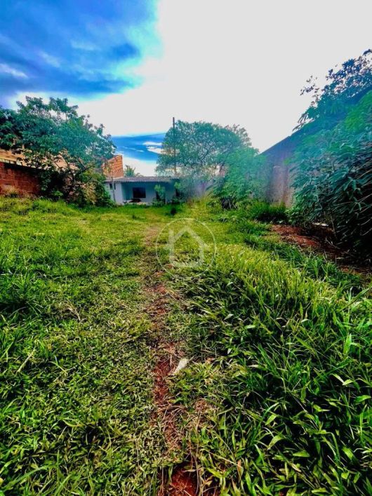 TERRENO COM EDÍCULA NO CORONEL ANTONINO