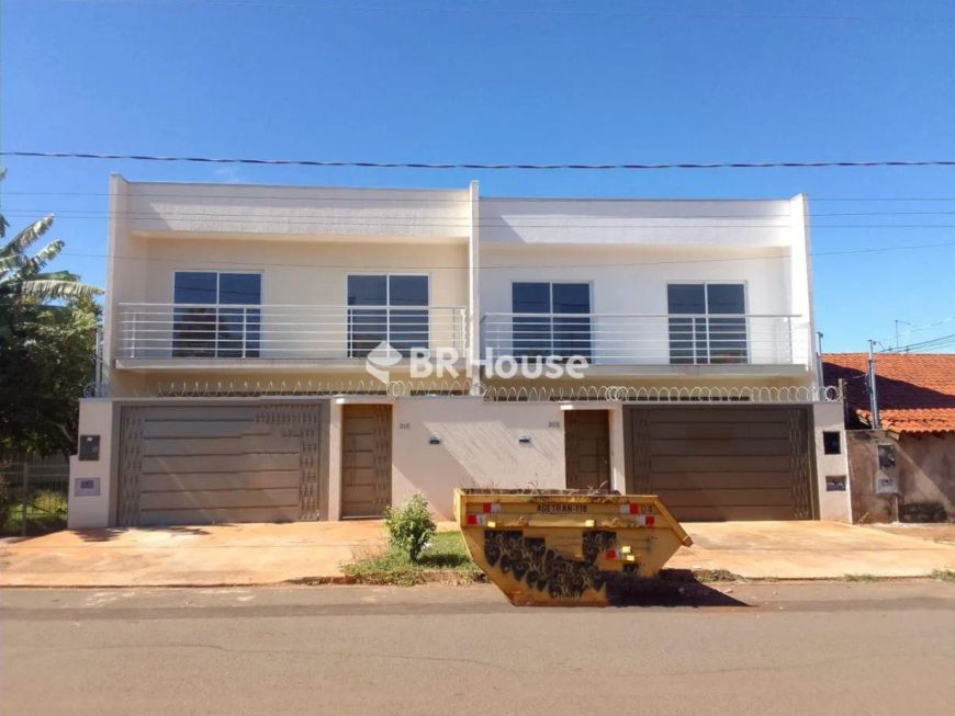 Bairro Seminário | Sobrado 3 quartos, sendo 1 suite
