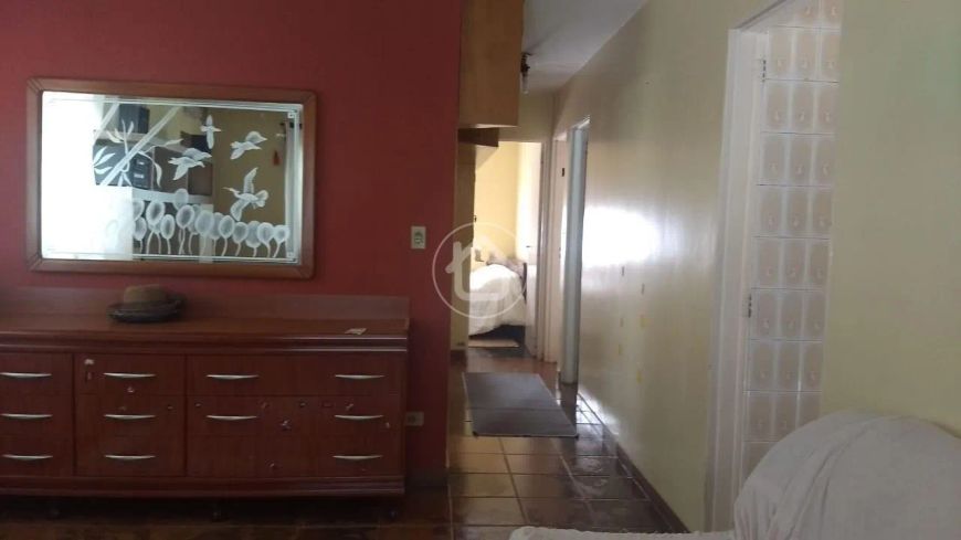 CASA COM 03 QUARTOS E 01 SUITE BAIRRO FLAMBOYANT