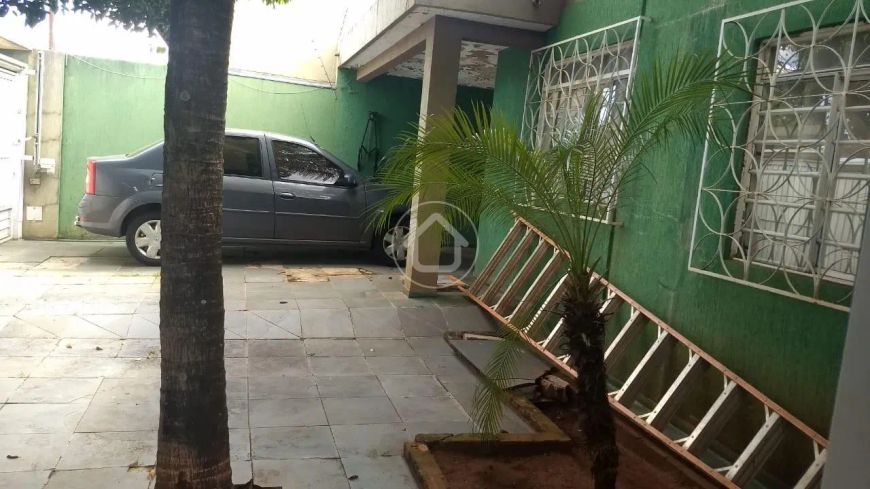 CASA COM 03 QUARTOS E 01 SUITE BAIRRO FLAMBOYANT