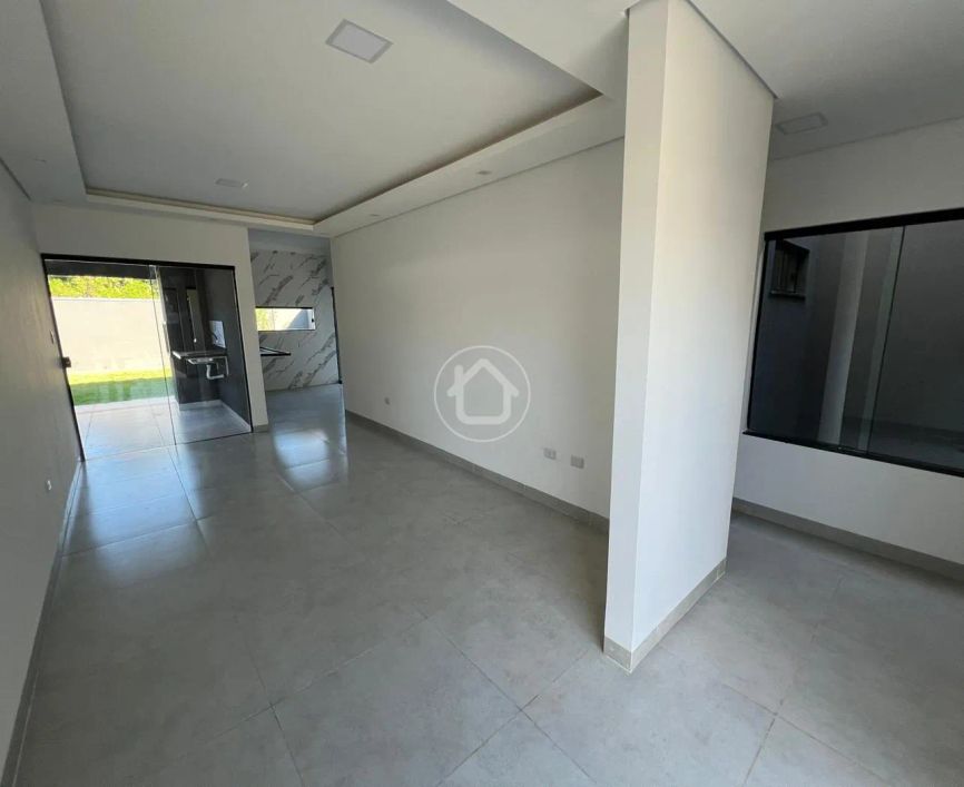 CASA COM ÁREA GOURMET E QUINTAL AMPLO