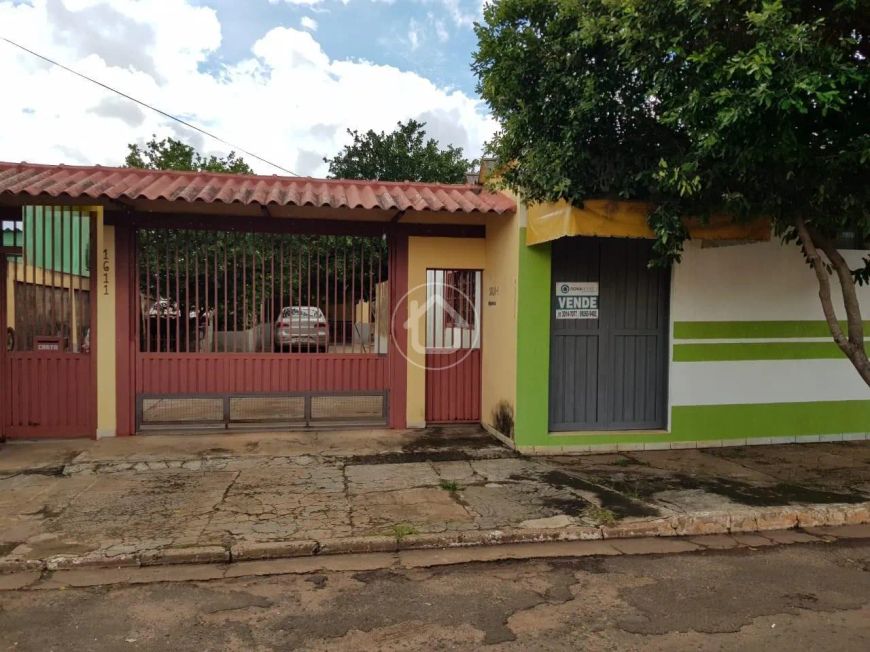 5 DORMITÓRIOS E MAIS SALÃO COMERCIAL