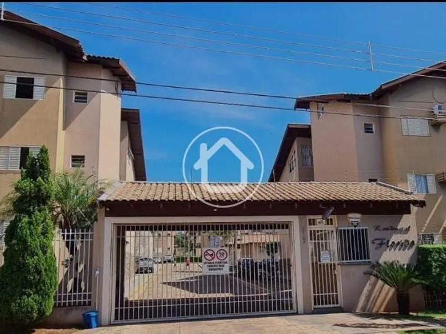 APARTAMENTO COM TRÊS QUARTOS