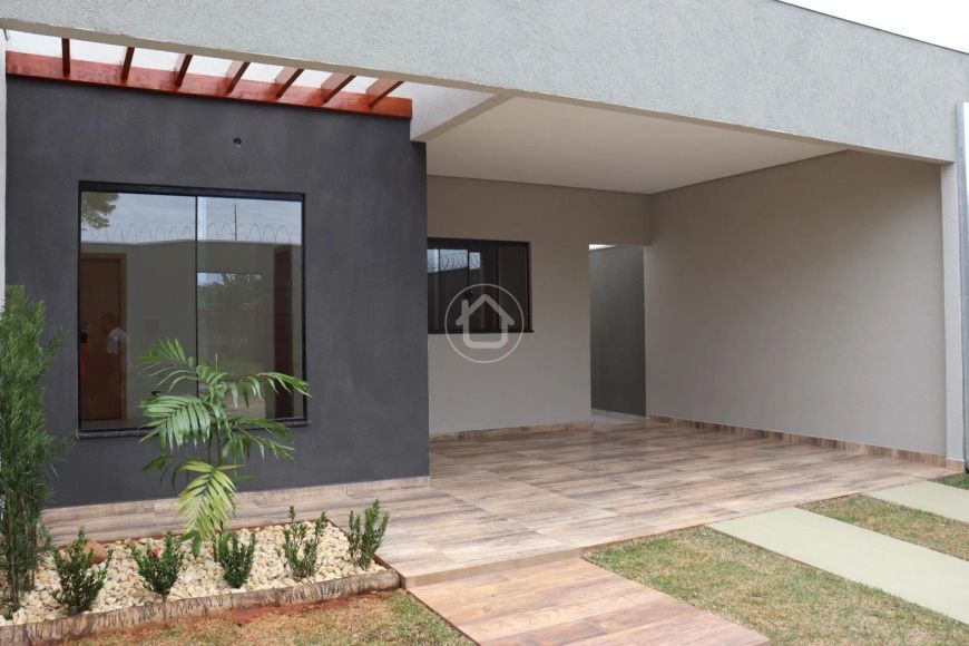 CASA COM 03 QUARTOS, SENDO 01 SUITE MASTER