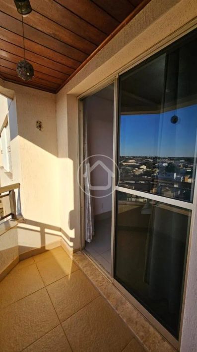 APARTAMENTO COM 03 DORMITÓRIOS SENDO 1 COM SACADA
