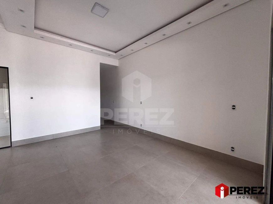 Casa Térrea No Bairro Pioneiros