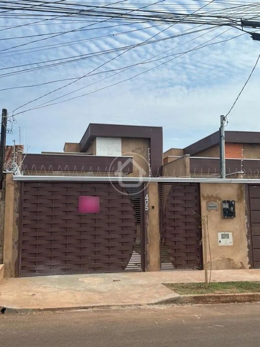 CASA 3 QUARTOS NO RITA VIEIRA