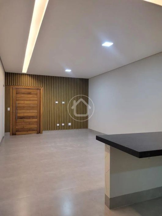 EXCELENTE CASA TÉRREA - VILA MANOEL TAVEIRA