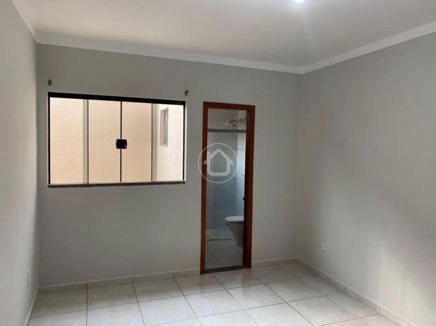 CASA COM 03 QUARTOS