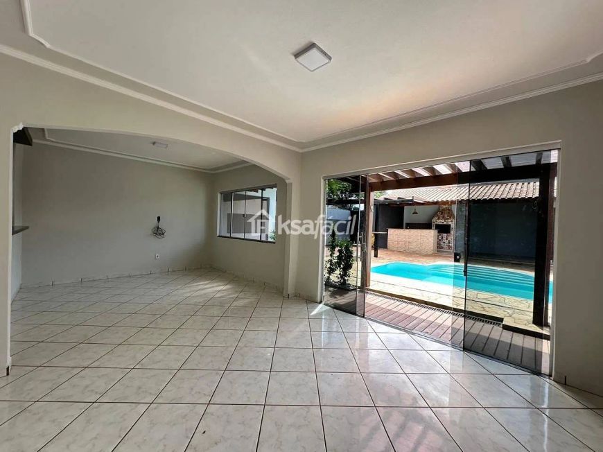🏡 Ampla Casa no Bairro Guanandi - Conforto e Lazer Completo