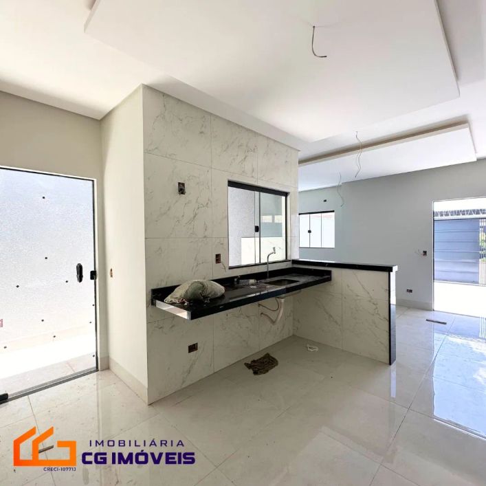 Casa á venda com 3 quartos sendo 1 suíte no Figueiras do Parque em Campo Grande - MS