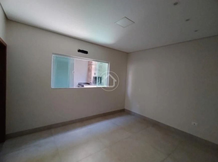 IMÓVEL COM 3 QUARTOS SENDO 1 SUITE