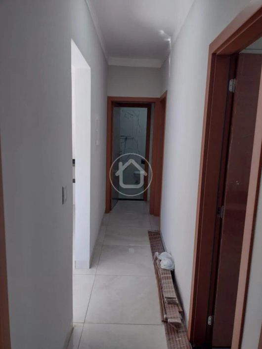 CASA 3 QUARTOS PROX. AO COLÉGIO MILITAR