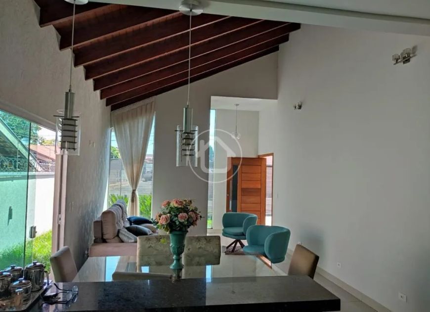 CASA MODERNA COM 02 SUITES, GOURMET E QUINTAL