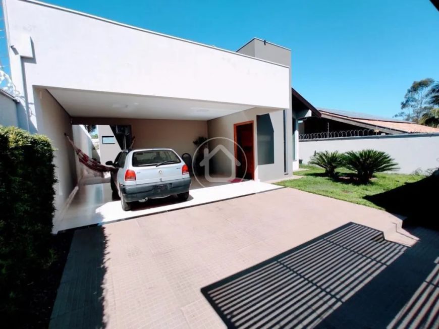 CASA MODERNA COM 02 SUITES, GOURMET E QUINTAL