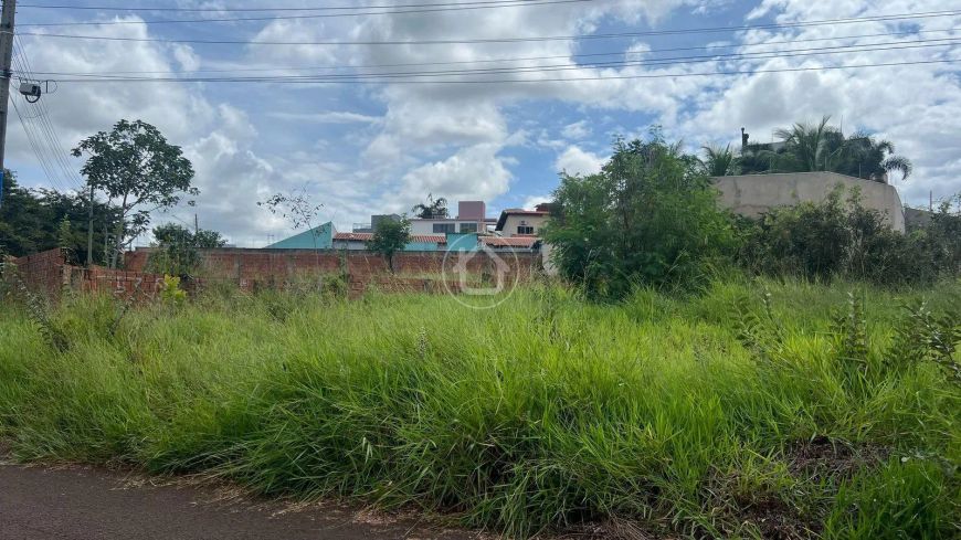 TERRENO BEM LOCALIZADO NO ÀGUA LIMPA PARK