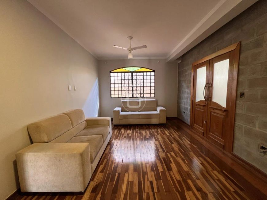 CASA COM 04 DORMITÓRIOS NO JARDIM AUTONOMISTA