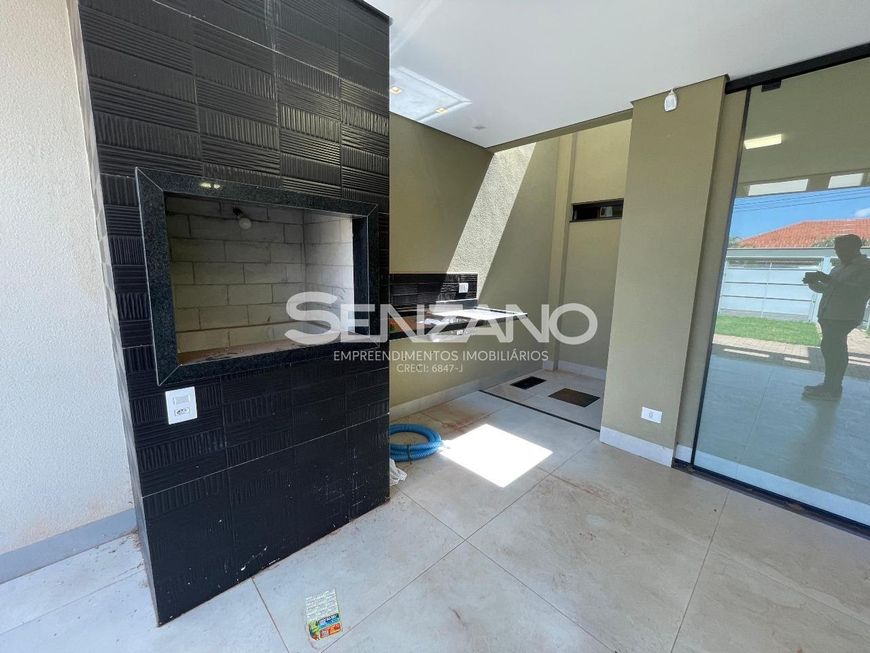 Casa no Rita Vieira c/ 3Q sendo 1S, piscina por R$750mil.