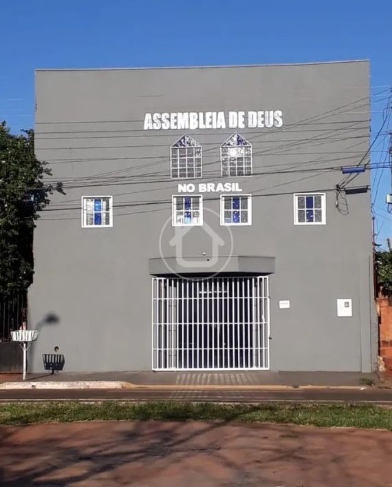 PRÉDIO COM SALÃO DE 160 M²