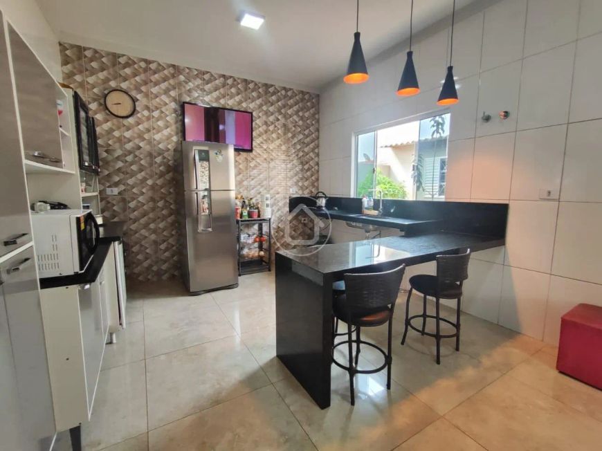 CASA AMPLA E CONFORTÁVEL NO TIJUCA