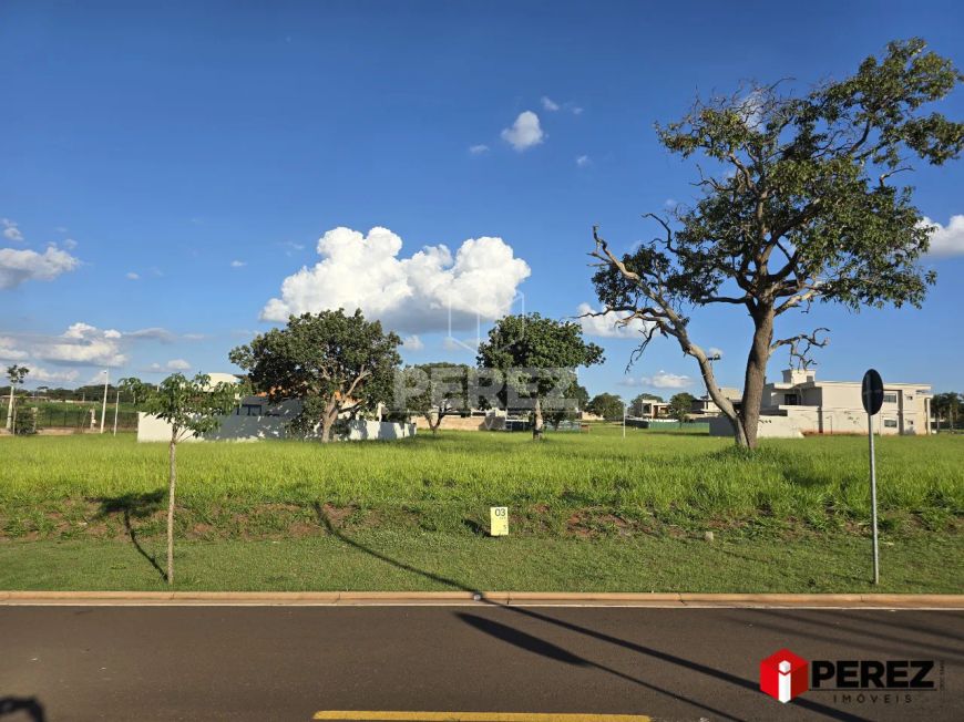 Terreno no Condomínio Residencial Riveira Home Club.