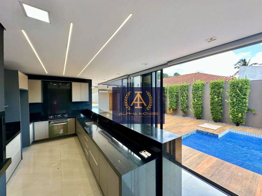 CASA COM 3 SUÍTES ÓTIMA LOCALIZAÇÃO