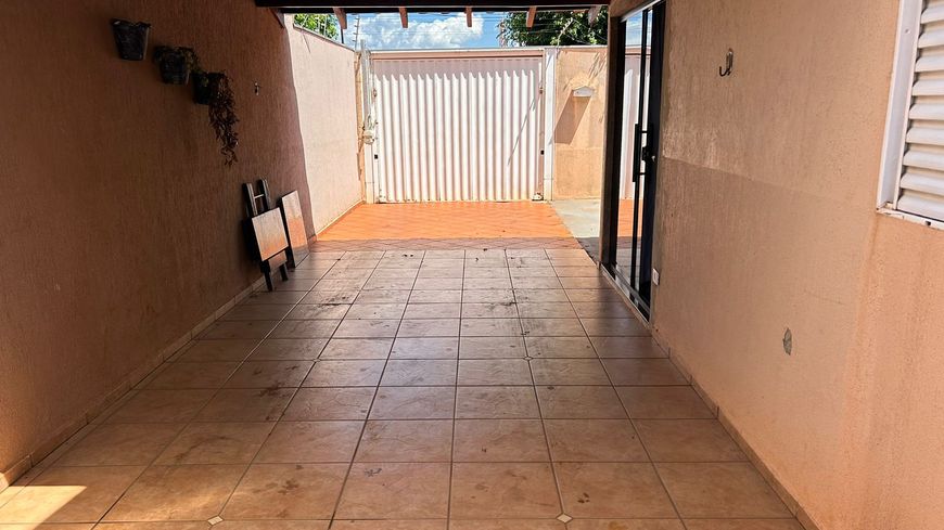 Casa com piscina no Bonjardim
