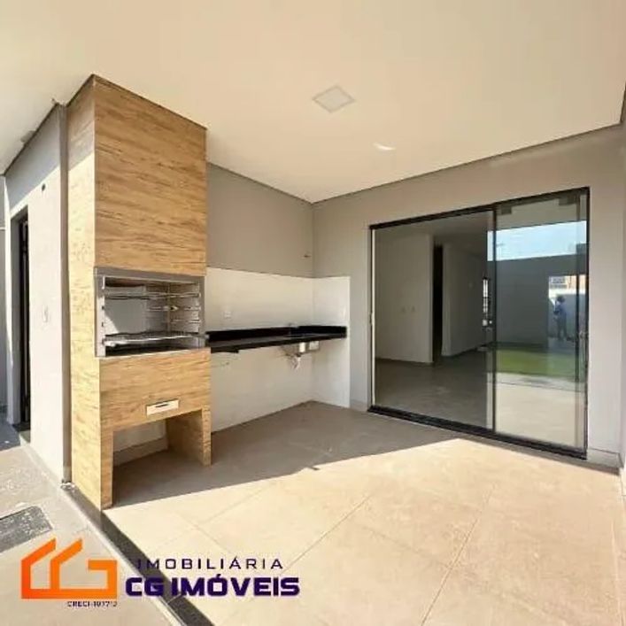 Sobrado para venda tem 124m² com 1 apartamento e 2 suítes na Vila Morumbi - Campo Grande - MS