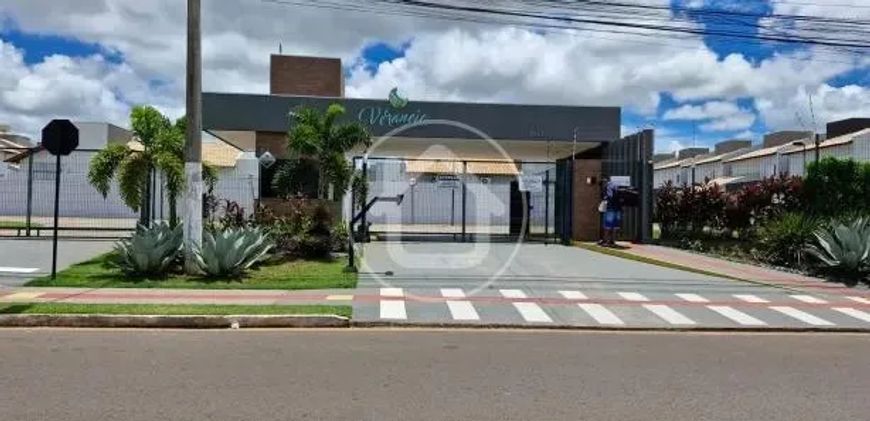CASA CONDOMÍNIO C/ 03 SUÍTES