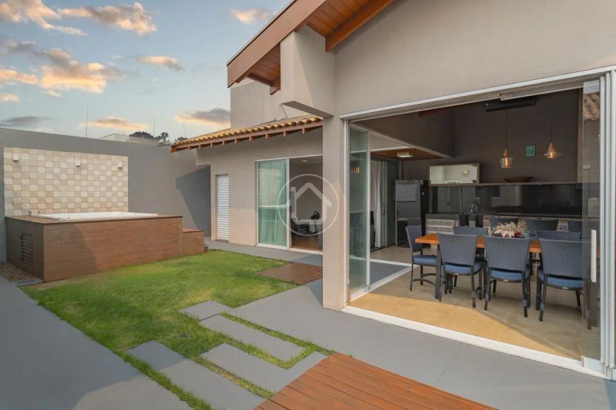 CASA ALTO PADRÃO C/ SUÍTE MASTER JACUZZI E GOURMET