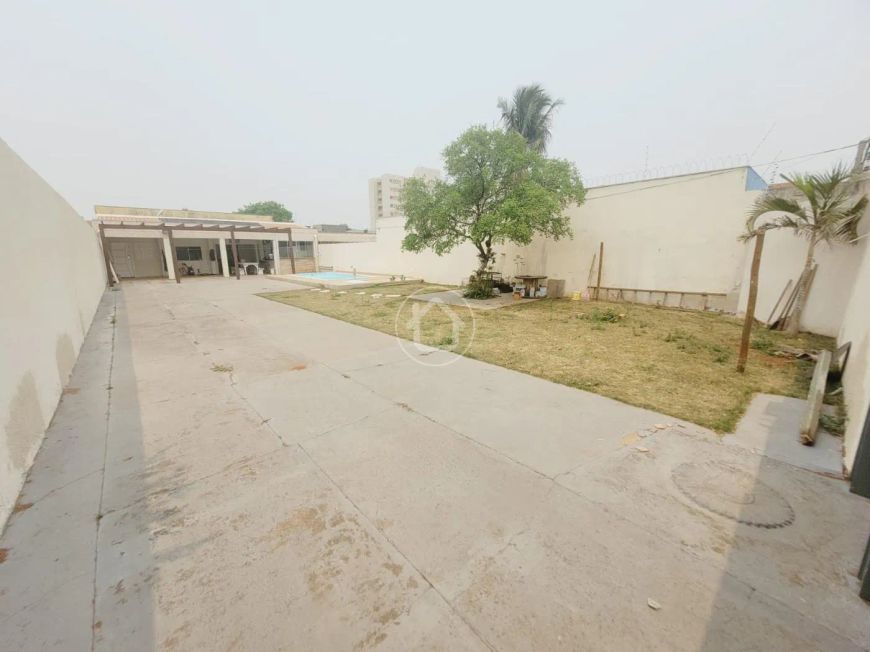 PISCINA/SUÍTE/420M² DE TERRENO/PRÓXIMO AO SÓTER