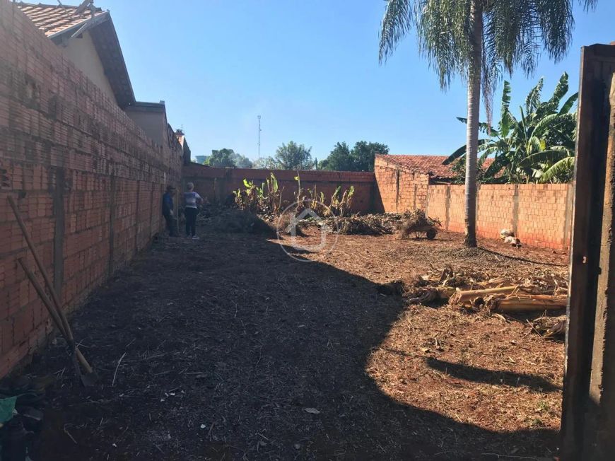 TERRENO NO ASFALTO VILA PIRATININGA