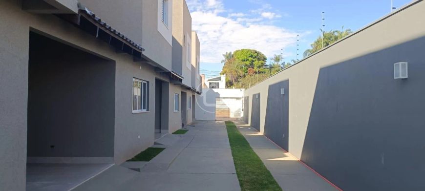 SOBRADOS NOVOS COM 2 QUARTOS EM CONDOMÍNIO