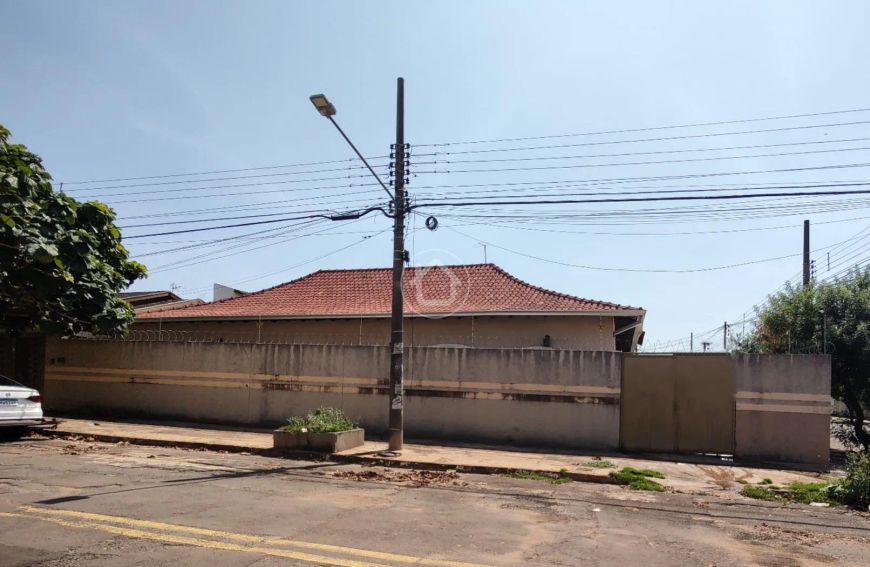 CASA COM 03 SUITES E RICA EM PLANEJADOS