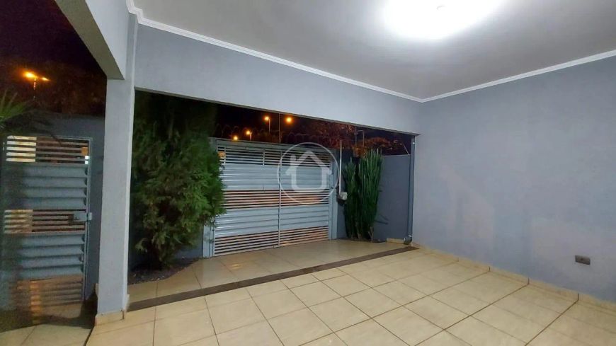 CASA COM 3 QUARTOS E GARAGEM COBERTA JARDINAGEM