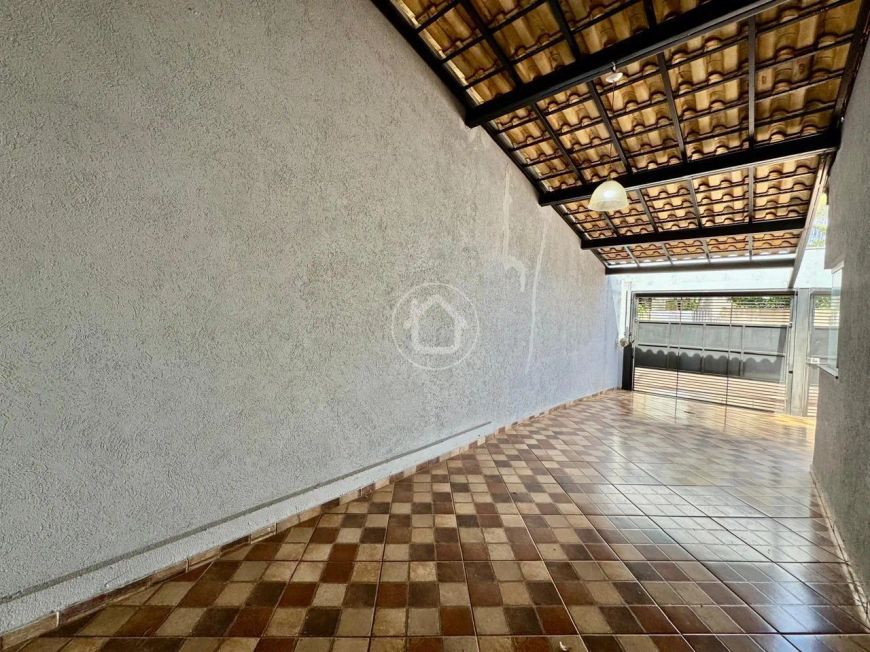 CASA SEMI MOBILIADA NO UNIVERSITARIO