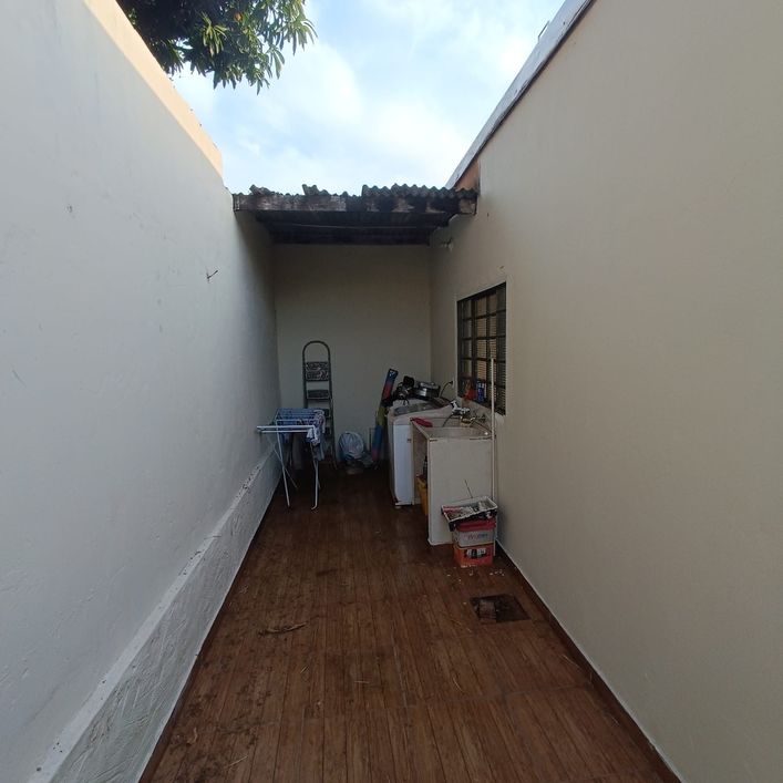 Casa e Salão Comercial Excelente Localização no Bairro Jockey Club
