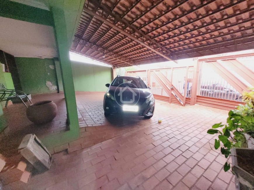 SOBRADO COM 06 DORMITORIOS E 03 SUITES MASTER