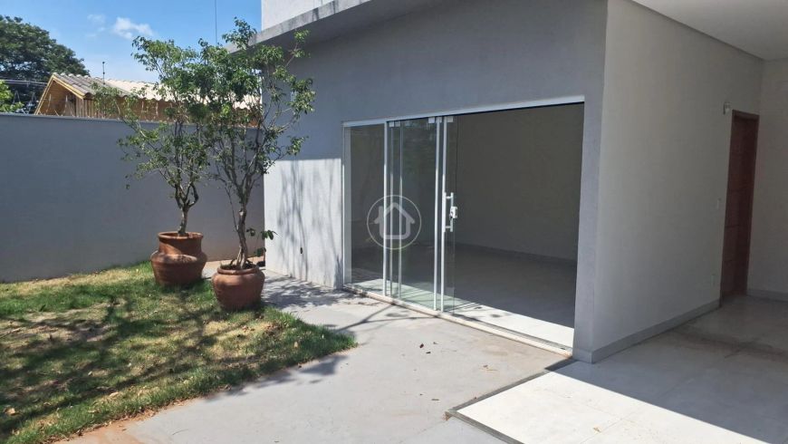 CASA NOVA NO TIRADENTES COM PROJETO DIFERENCIADO