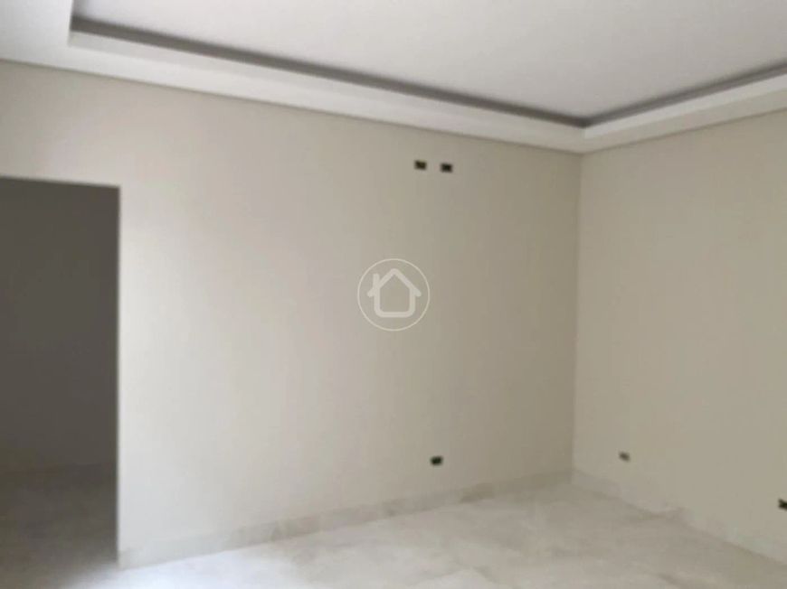 CASA COM 4 SUÍTES