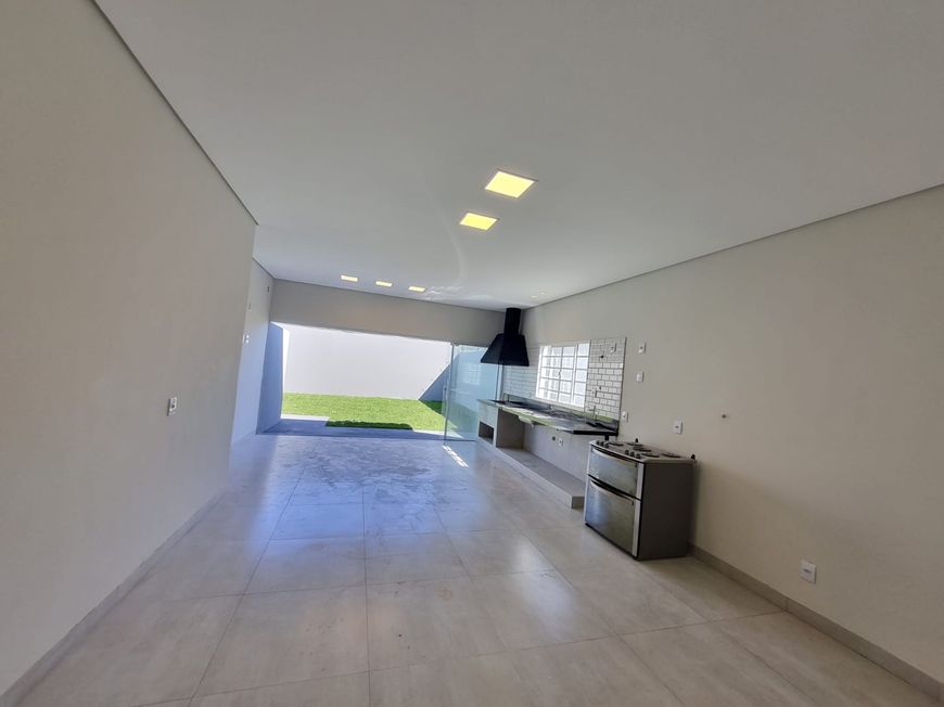 Térrea para venda possui 160 metros quadrados com 3 quartos em Tiradentes - Campo Grande - MS